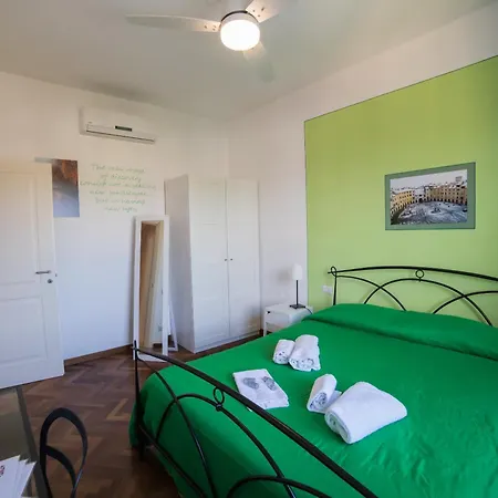 Cento Passi Dalle Mura Bed and Breakfast 3*