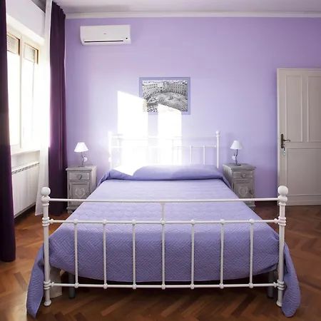 Bed and Breakfast Cento Passi Dalle Mura Λούκα